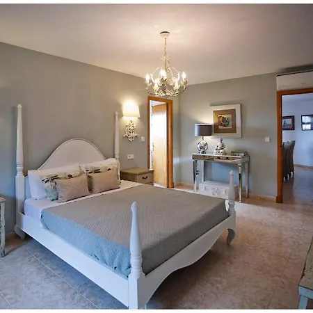 Bini Segui - Amplia 12 Pax - 6 Hab - 4 Banos - Piscina Privada Villa